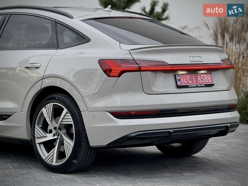Позашляховик / Кросовер Audi e-tron Sportback 2021 в Луцьку