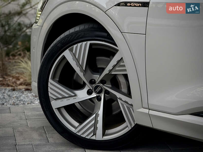 Позашляховик / Кросовер Audi e-tron Sportback 2021 в Луцьку