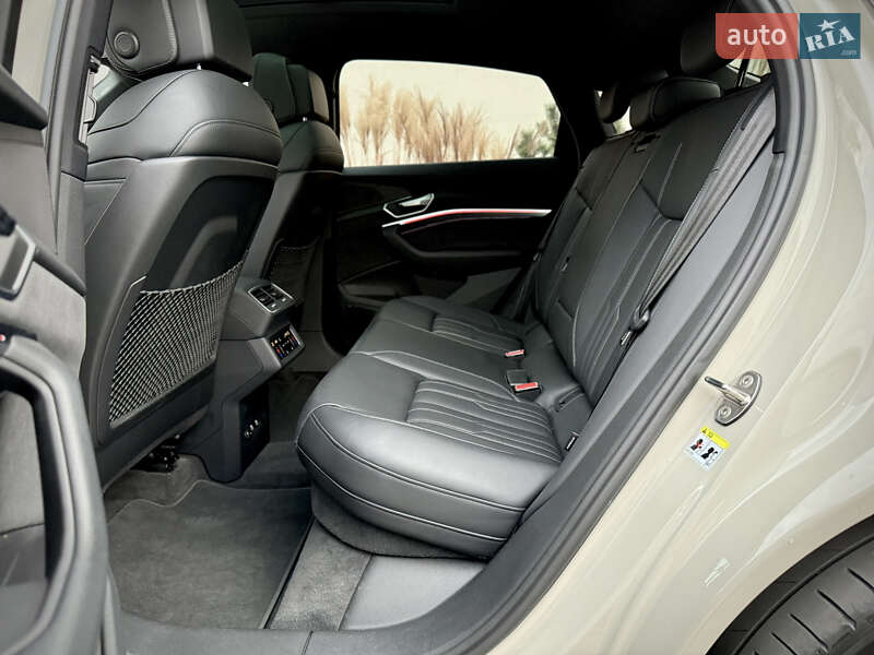 Позашляховик / Кросовер Audi e-tron Sportback 2021 в Луцьку