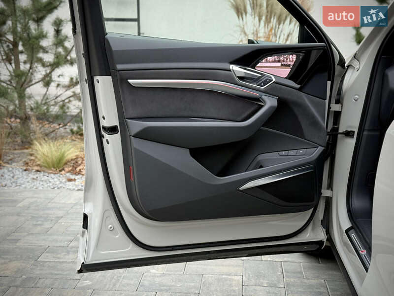 Позашляховик / Кросовер Audi e-tron Sportback 2021 в Луцьку