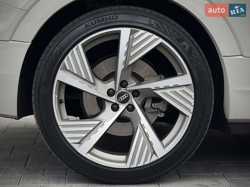 Позашляховик / Кросовер Audi e-tron Sportback 2021 в Луцьку