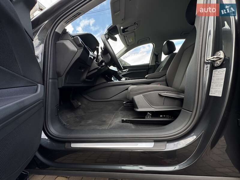 Внедорожник / Кроссовер Audi e-tron Sportback 2023 в Ровно