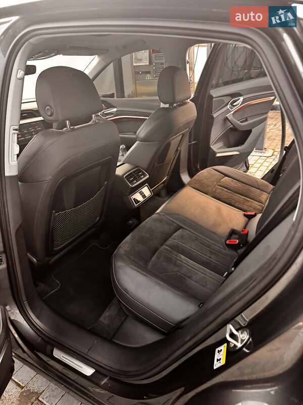 Позашляховик / Кросовер Audi e-tron Sportback 2020 в Тячеві фото 8 Позашляховик / Кросовер Audi e-tron Sportback 2020 в Тячеві