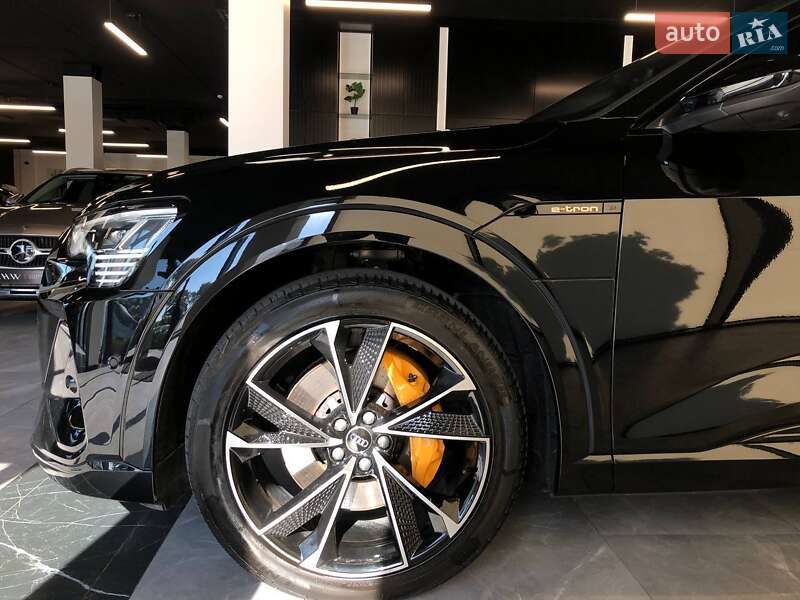 Позашляховик / Кросовер Audi e-tron Sportback 2021 в Львові