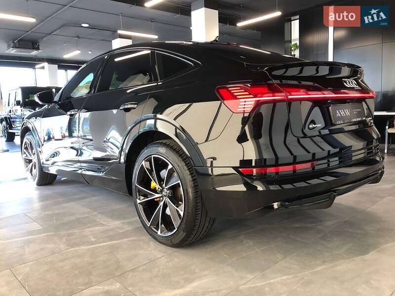 Позашляховик / Кросовер Audi e-tron Sportback 2021 в Львові