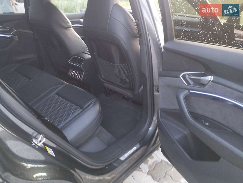 Позашляховик / Кросовер Audi e-tron Sportback 2021 в Радехові