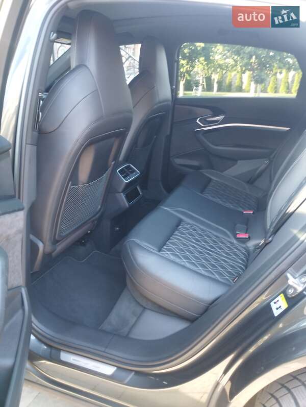 Позашляховик / Кросовер Audi e-tron Sportback 2021 в Радехові