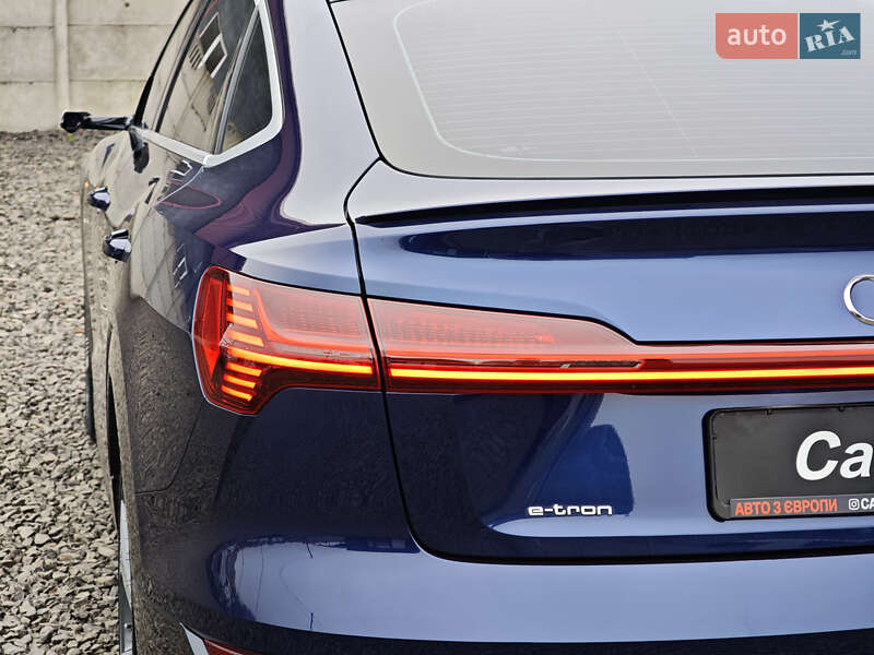 Позашляховик / Кросовер Audi e-tron Sportback 2020 в Луцьку