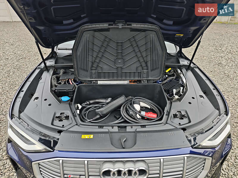 Позашляховик / Кросовер Audi e-tron Sportback 2020 в Луцьку