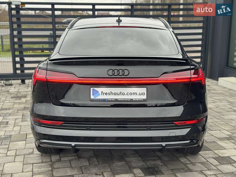 Позашляховик / Кросовер Audi e-tron Sportback 2022 в Рівному