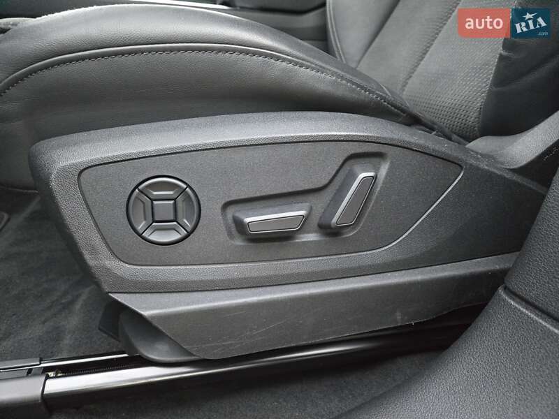 Позашляховик / Кросовер Audi e-tron Sportback 2021 в Києві