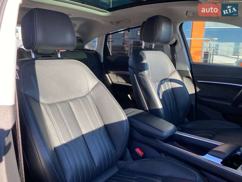 Внедорожник / Кроссовер Audi e-tron Sportback 2020 в Львове