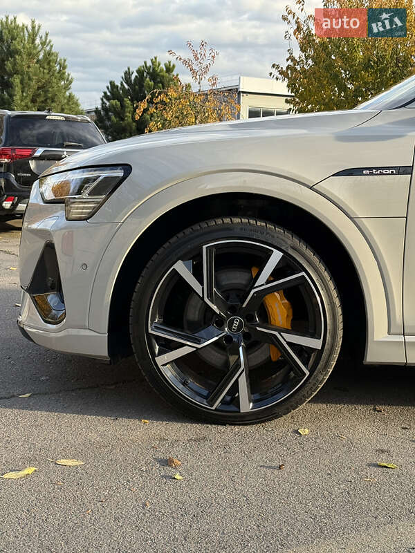 Внедорожник / Кроссовер Audi e-tron Sportback 2021 в Ровно