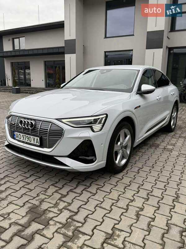 Внедорожник / Кроссовер Audi e-tron Sportback 2021 в Иршаве