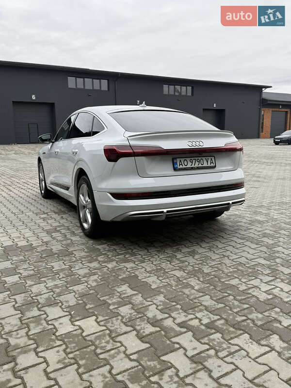 Внедорожник / Кроссовер Audi e-tron Sportback 2021 в Иршаве