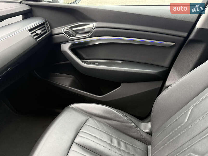 Внедорожник / Кроссовер Audi e-tron Sportback 2021 в Иршаве