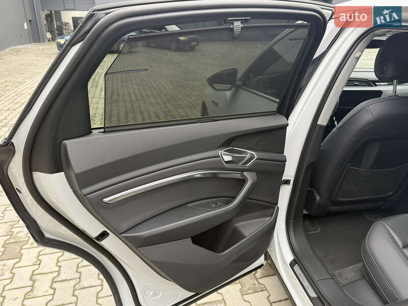 Внедорожник / Кроссовер Audi e-tron Sportback 2021 в Иршаве