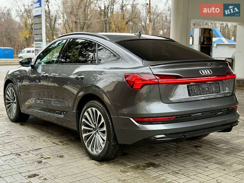 Позашляховик / Кросовер Audi e-tron Sportback 2022 в Дніпрі