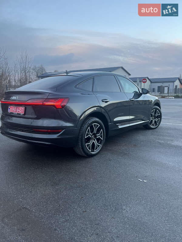 Позашляховик / Кросовер Audi e-tron Sportback 2022 в Козятині