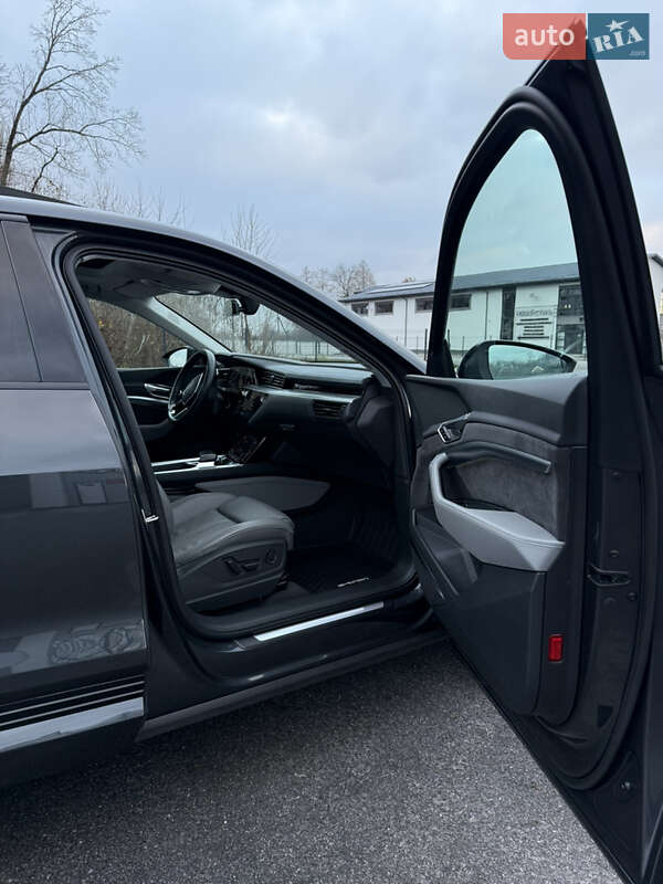 Позашляховик / Кросовер Audi e-tron Sportback 2022 в Козятині