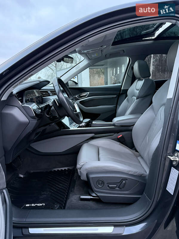 Позашляховик / Кросовер Audi e-tron Sportback 2022 в Козятині