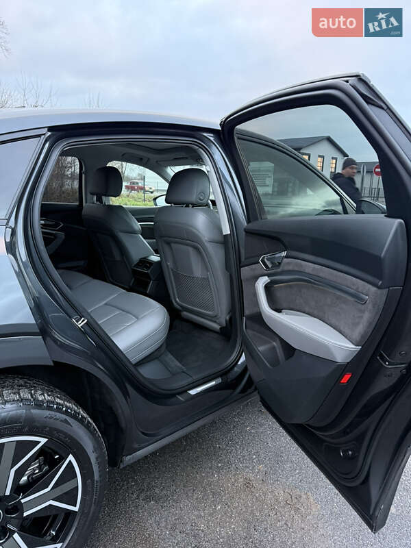 Позашляховик / Кросовер Audi e-tron Sportback 2022 в Козятині