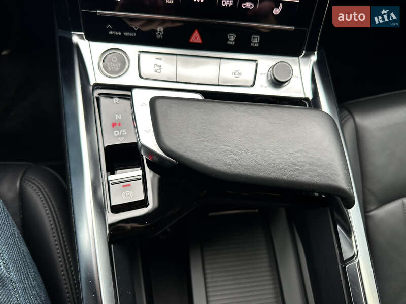 Позашляховик / Кросовер Audi e-tron Sportback 2021 в Івано-Франківську