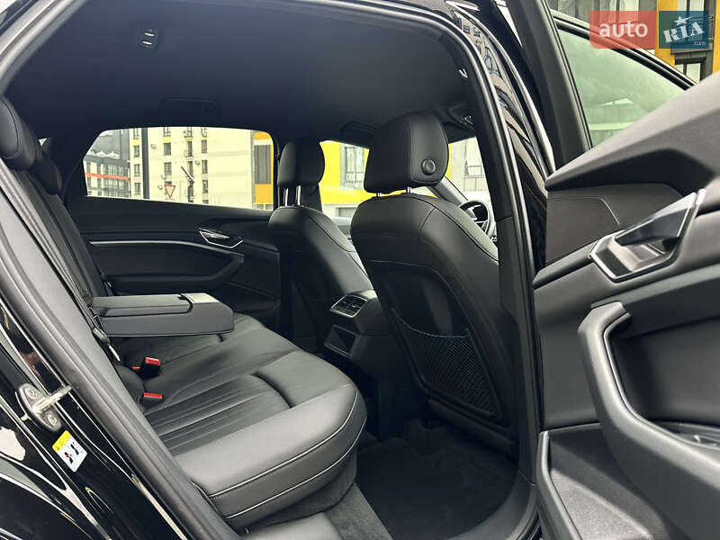 Позашляховик / Кросовер Audi e-tron Sportback 2021 в Івано-Франківську