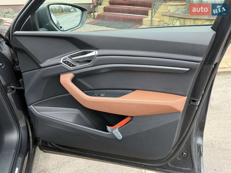 Позашляховик / Кросовер Audi e-tron Sportback 2021 в Тернополі