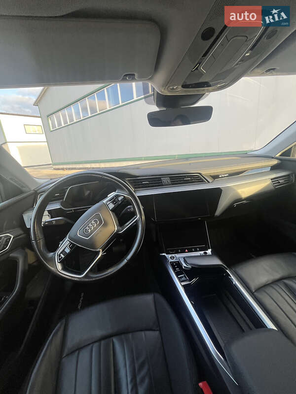 Позашляховик / Кросовер Audi e-tron Sportback 2021 в Вінниці