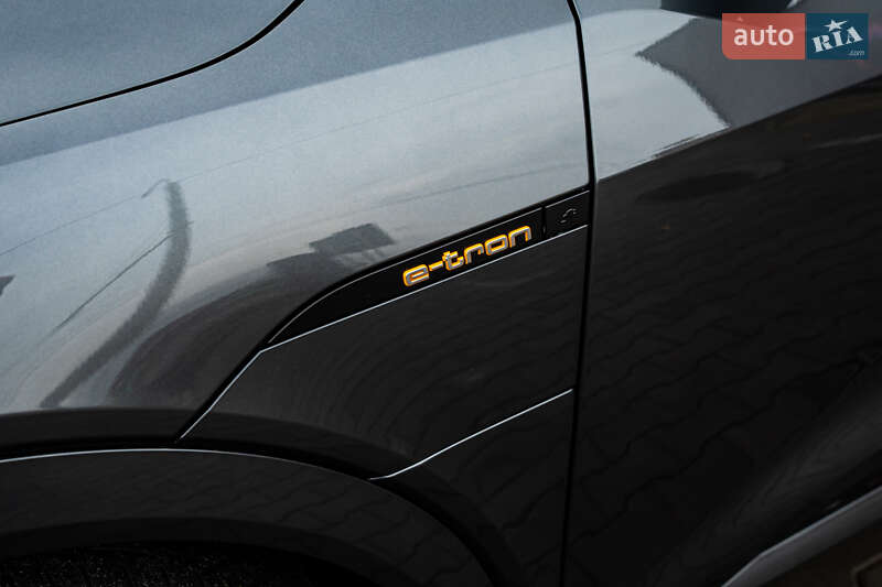 Позашляховик / Кросовер Audi e-tron Sportback 2020 в Луцьку