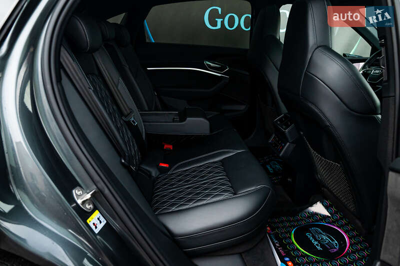 Позашляховик / Кросовер Audi e-tron Sportback 2020 в Луцьку