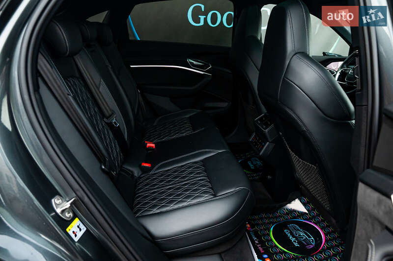 Позашляховик / Кросовер Audi e-tron Sportback 2020 в Луцьку