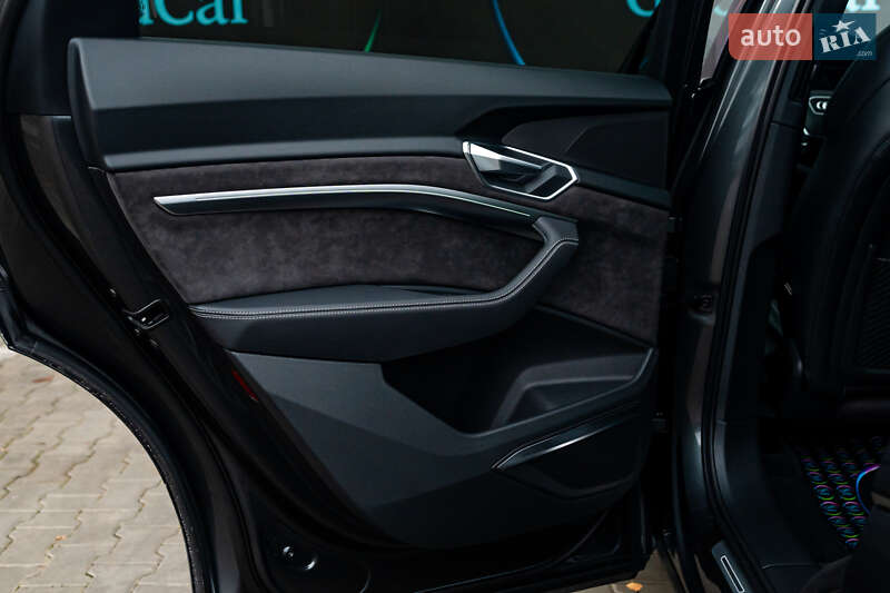 Позашляховик / Кросовер Audi e-tron Sportback 2020 в Луцьку