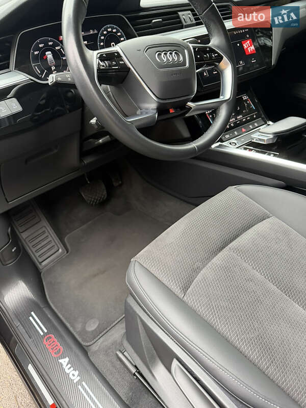 Позашляховик / Кросовер Audi e-tron Sportback 2022 в Києві фото 19 Позашляховик / Кросовер Audi e-tron Sportback 2022 в Києві