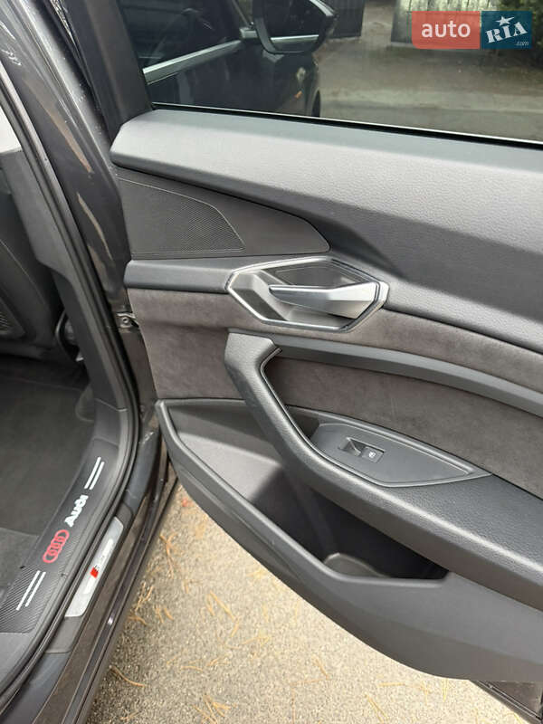 Позашляховик / Кросовер Audi e-tron Sportback 2022 в Києві фото 23 Позашляховик / Кросовер Audi e-tron Sportback 2022 в Києві