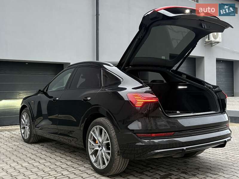 Позашляховик / Кросовер Audi e-tron Sportback 2020 в Тернополі