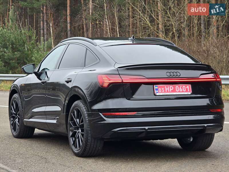 Позашляховик / Кросовер Audi e-tron Sportback 2022 в Ковелі