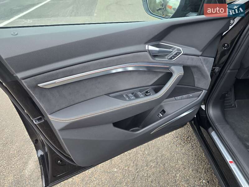 Позашляховик / Кросовер Audi e-tron Sportback 2022 в Ковелі