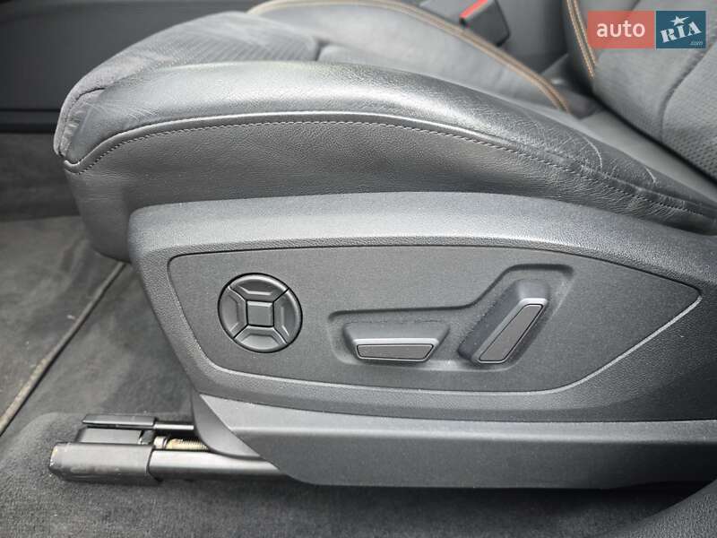 Позашляховик / Кросовер Audi e-tron Sportback 2022 в Ковелі