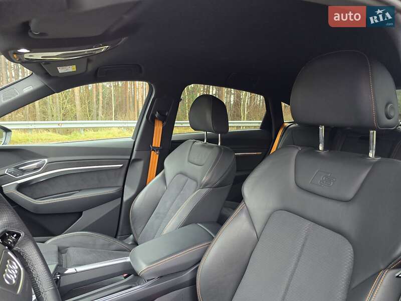 Позашляховик / Кросовер Audi e-tron Sportback 2022 в Ковелі