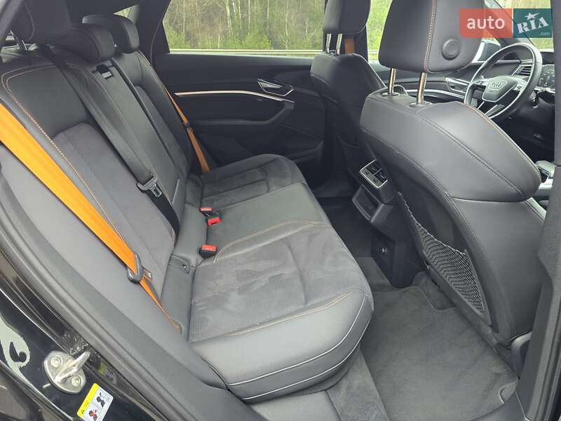 Позашляховик / Кросовер Audi e-tron Sportback 2022 в Ковелі