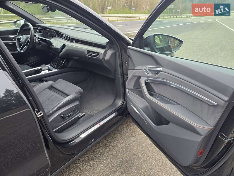 Позашляховик / Кросовер Audi e-tron Sportback 2022 в Ковелі