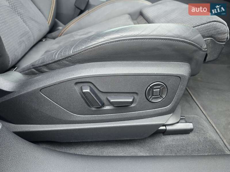 Позашляховик / Кросовер Audi e-tron Sportback 2022 в Ковелі