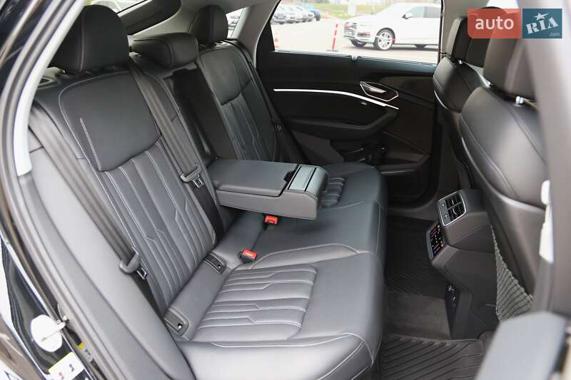 Позашляховик / Кросовер Audi e-tron Sportback 2022 в Києві фото 11 Позашляховик / Кросовер Audi e-tron Sportback 2022 в Києві