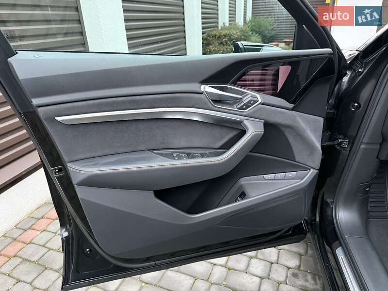 Позашляховик / Кросовер Audi e-tron Sportback 2022 в Луцьку