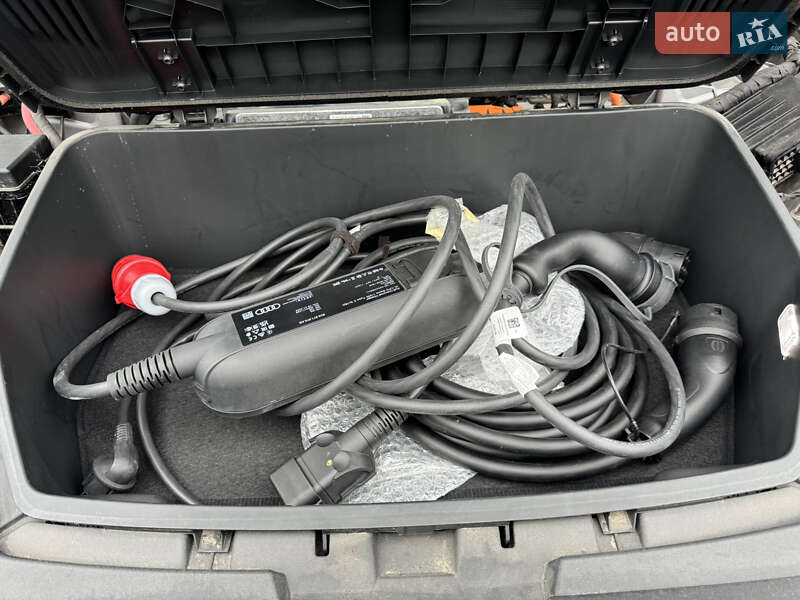 Позашляховик / Кросовер Audi e-tron Sportback 2022 в Києві фото 9 Позашляховик / Кросовер Audi e-tron Sportback 2022 в Києві