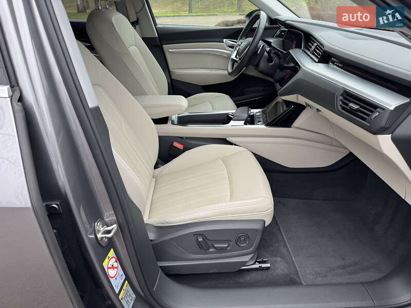 Позашляховик / Кросовер Audi e-tron Sportback 2022 в Києві фото 19 Позашляховик / Кросовер Audi e-tron Sportback 2022 в Києві