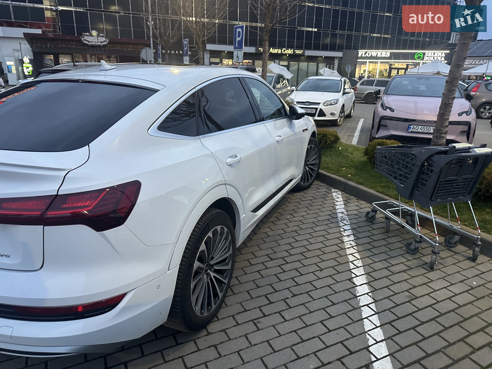 2020 Audi e-tron Sportback - мініатюра 5
