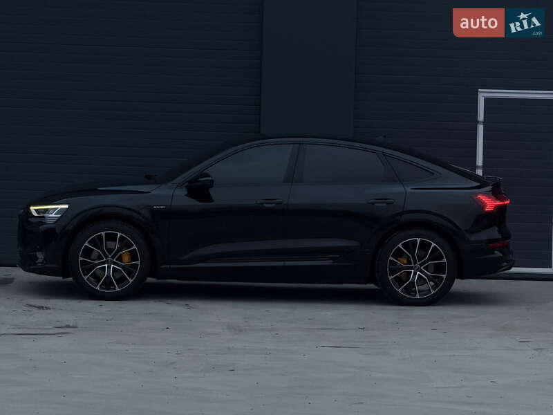 Внедорожник / Кроссовер Audi e-tron Sportback 2021 в Дубно
